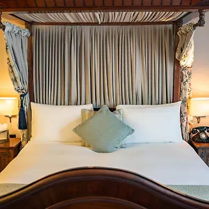 Отель The Red Lion, Хитроу